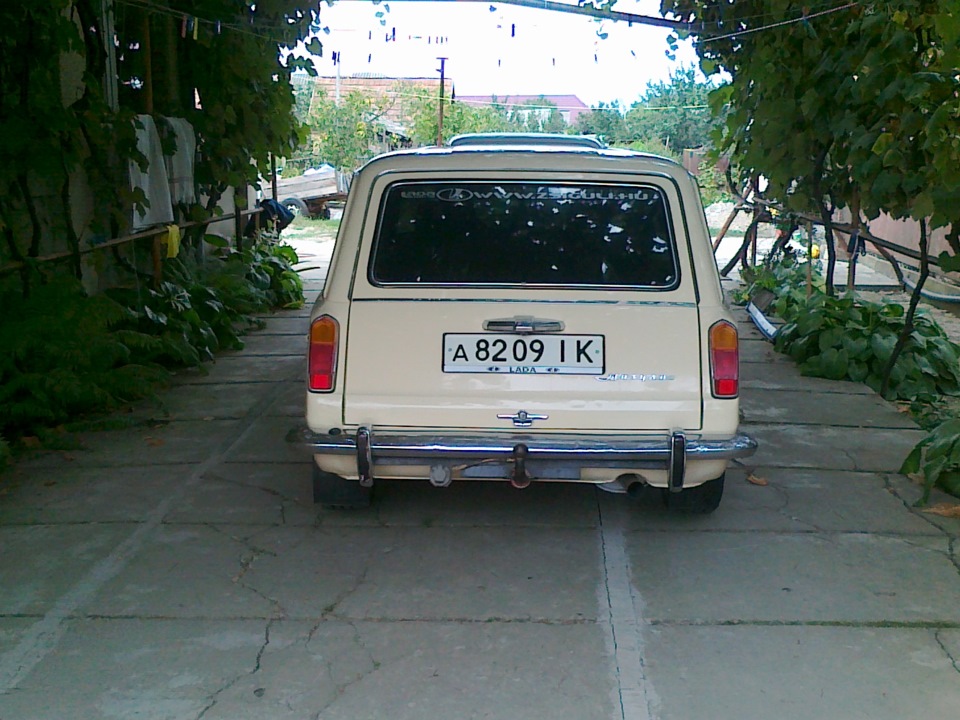 ваз 2102 1986 та 1975 :) 3