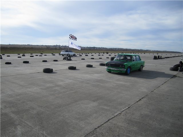 Кільцеві автоперегони)))Частина1. 3