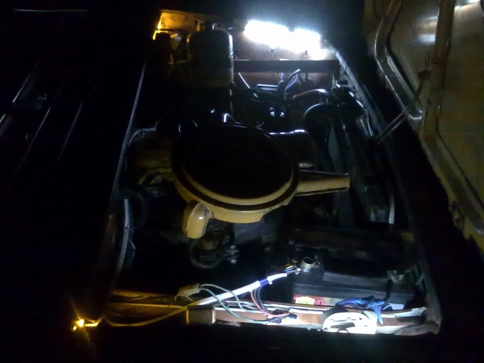 Підсвітка в багажнику і під капотом... 1