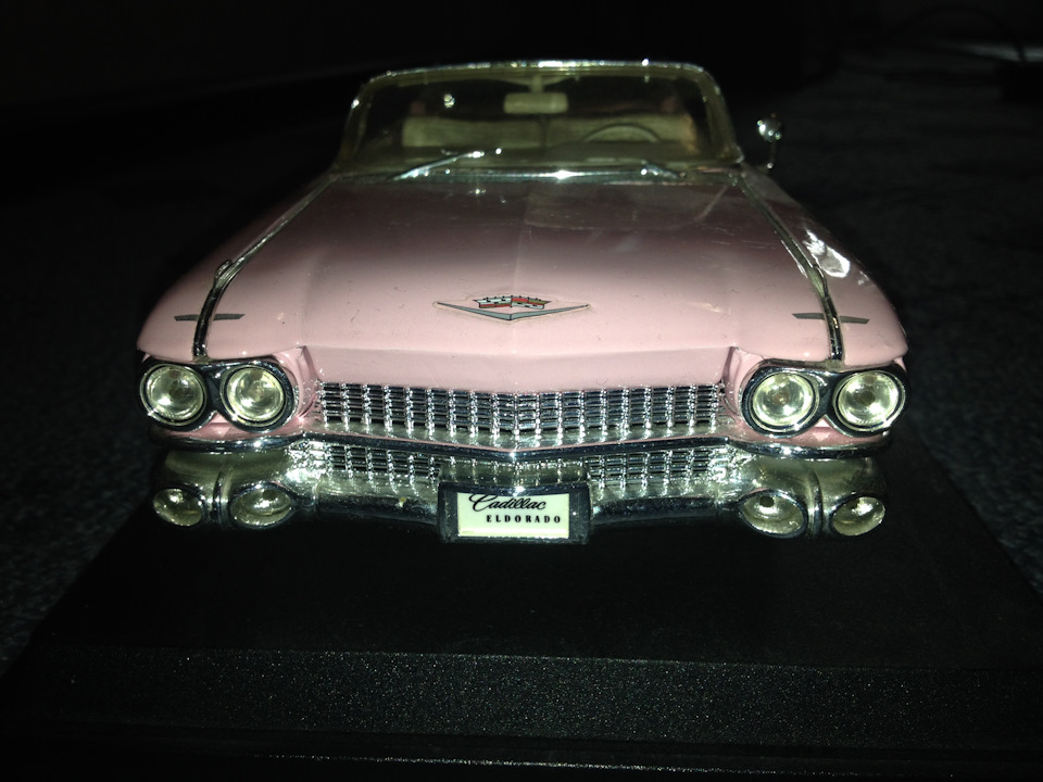Cadillac Eldorado Biarritz 1959 Majisto 1:18 3