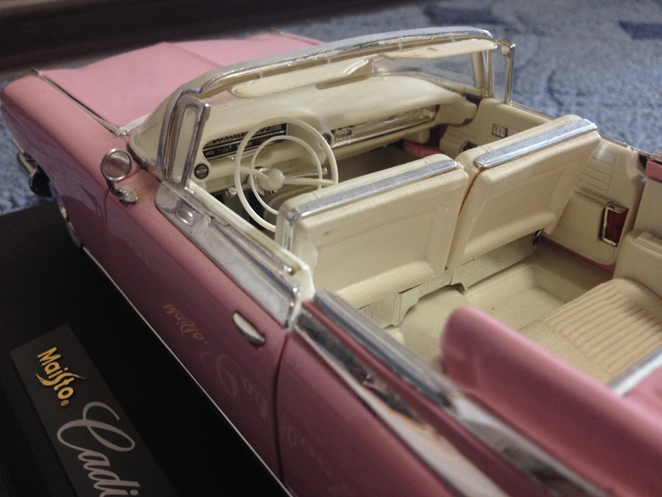 Cadillac Eldorado Biarritz 1959 Majisto 1:18 5