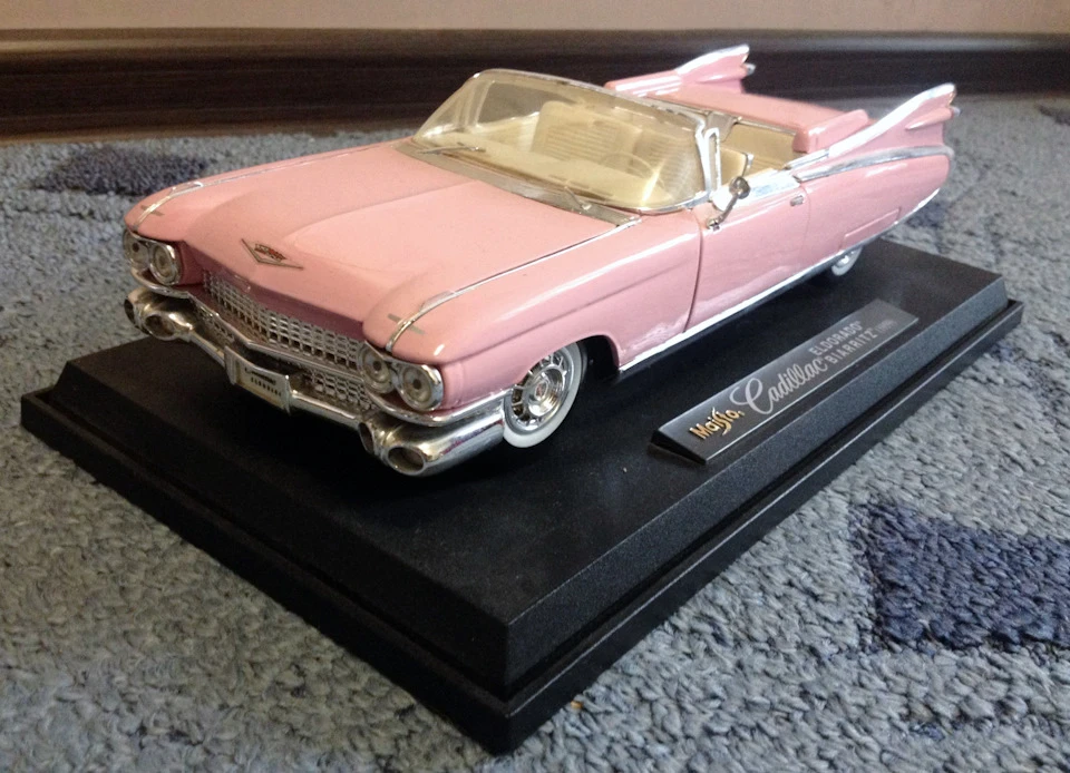 Cadillac Eldorado Biarritz 1959 Majisto 1:18