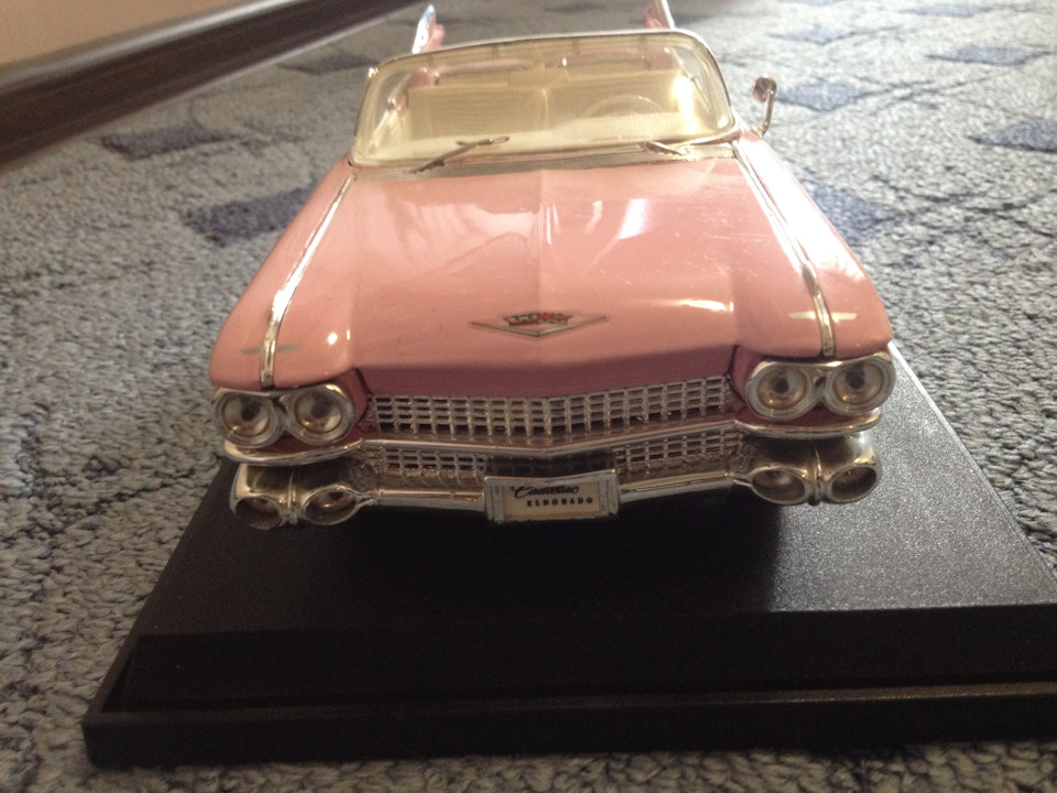 Cadillac Eldorado Biarritz 1959 Majisto 1:18 4