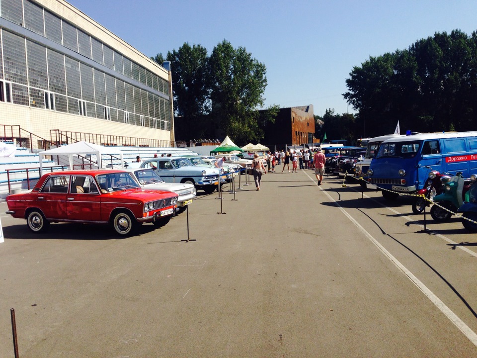 Всі на Old Car Fest Kiev 1