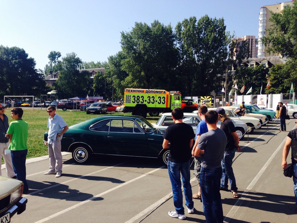 Всі на Old Car Fest Kiev 2