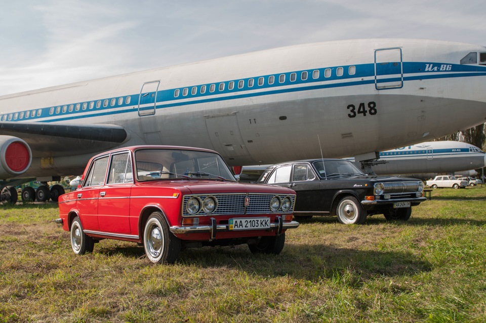 Виставка ретро автомобілів Old Car Fest 1