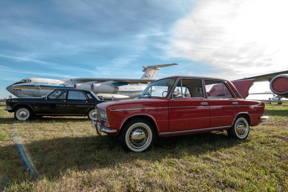Виставка ретро автомобілів Old Car Fest 4