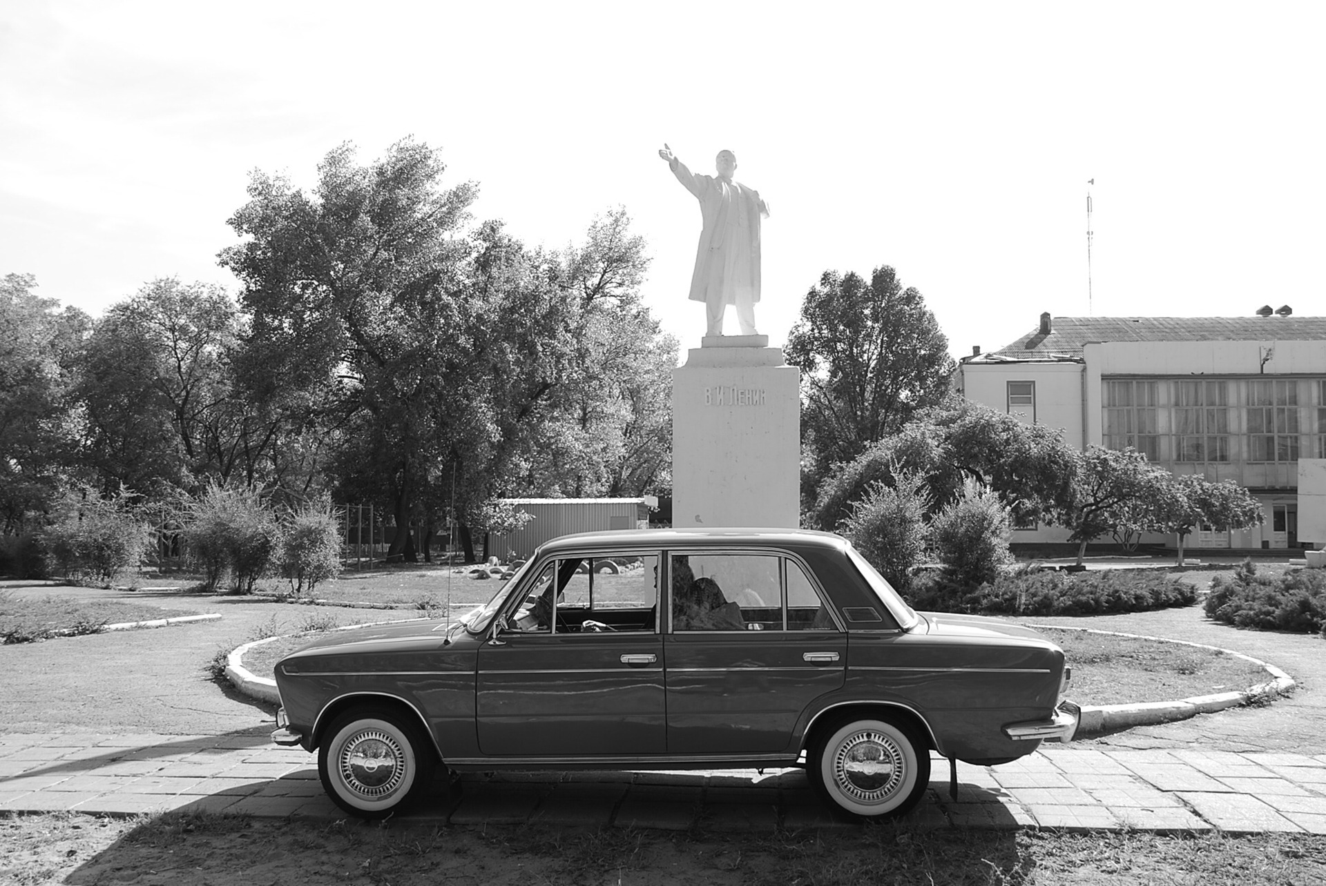 Іграшка та Ленін 1