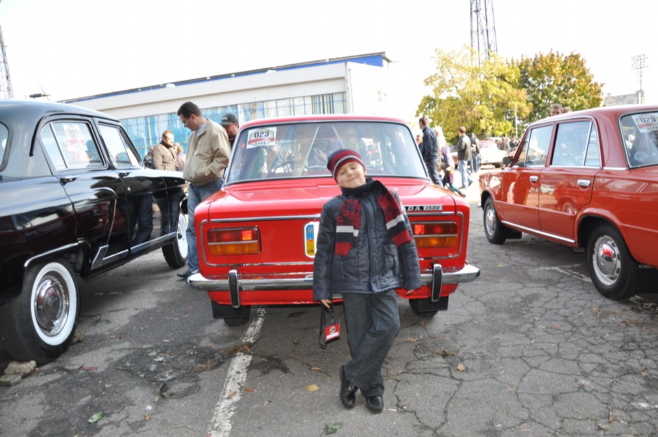 Іграшка на покатушках 3