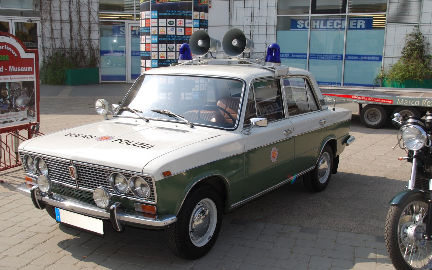 Lada 1500 VOLKSPOLIZEI 1