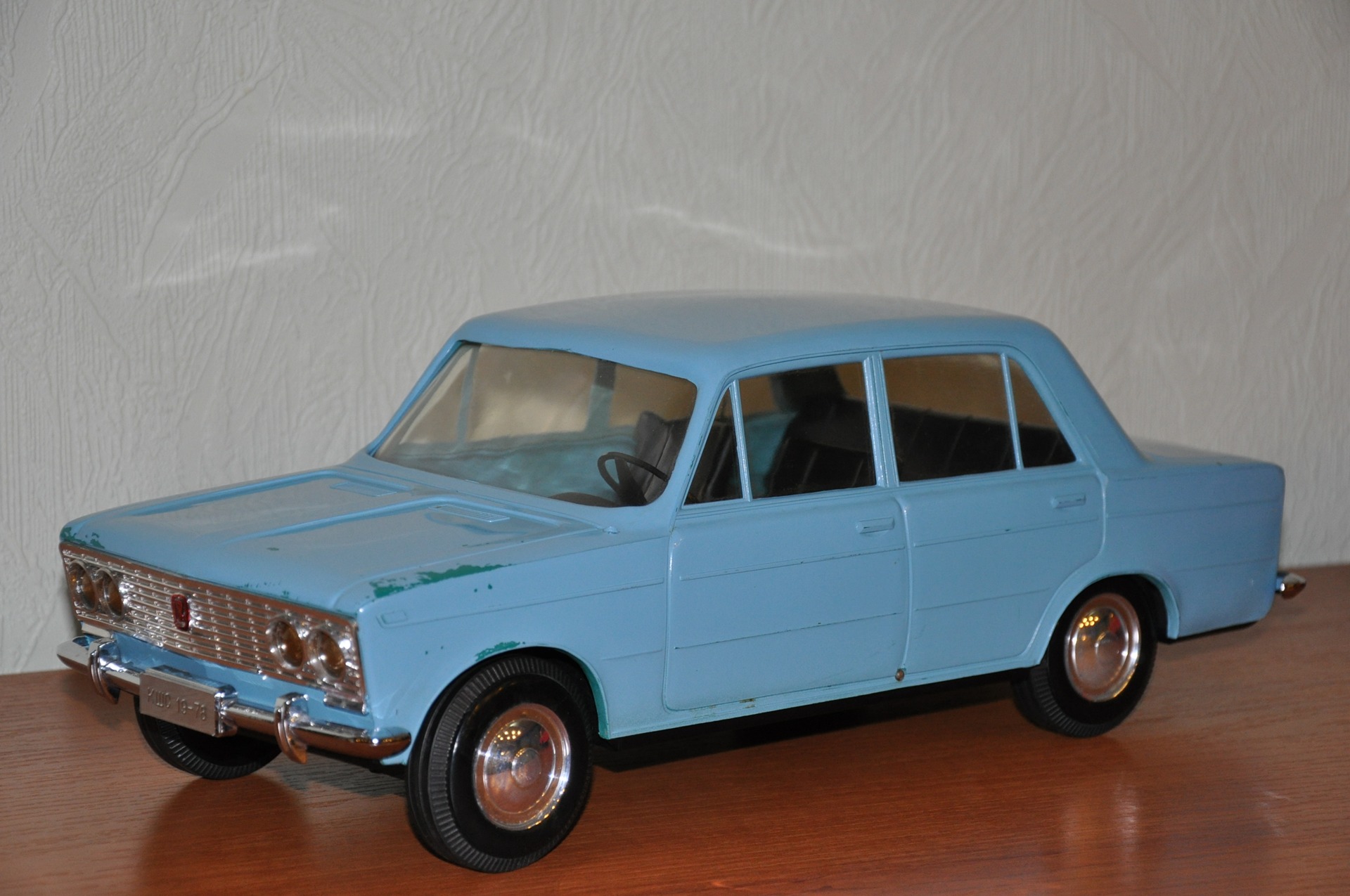 ВАЗ-2103 та ВАЗ-2106, 1:10 2