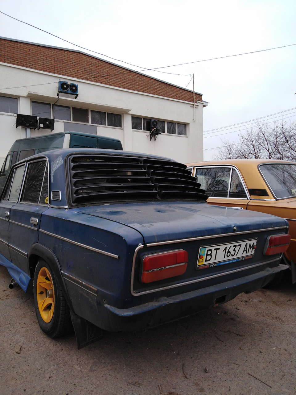Жалюзі заднього скла 2