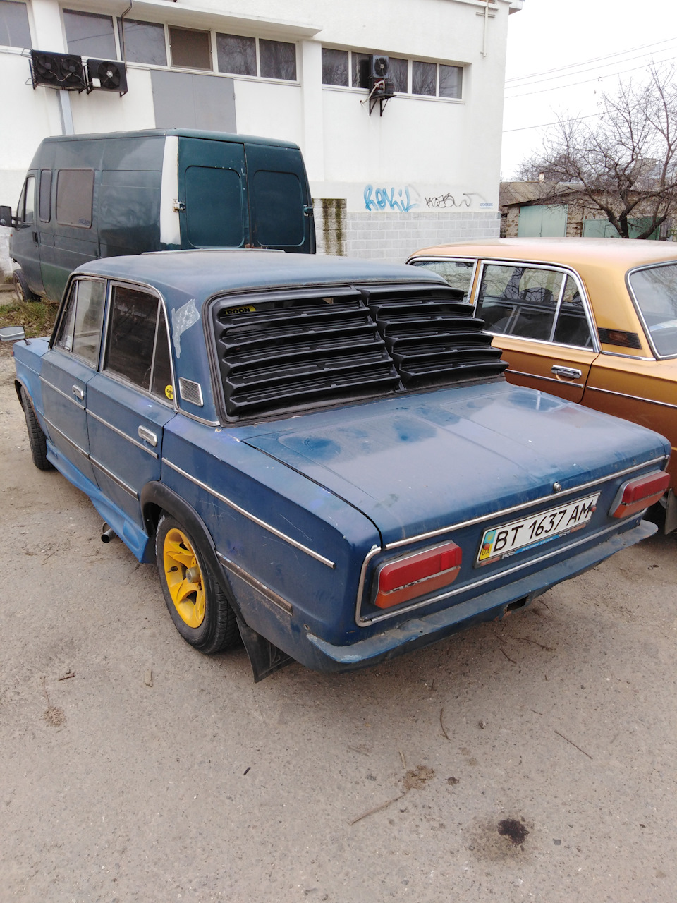 Жалюзі заднього скла 1
