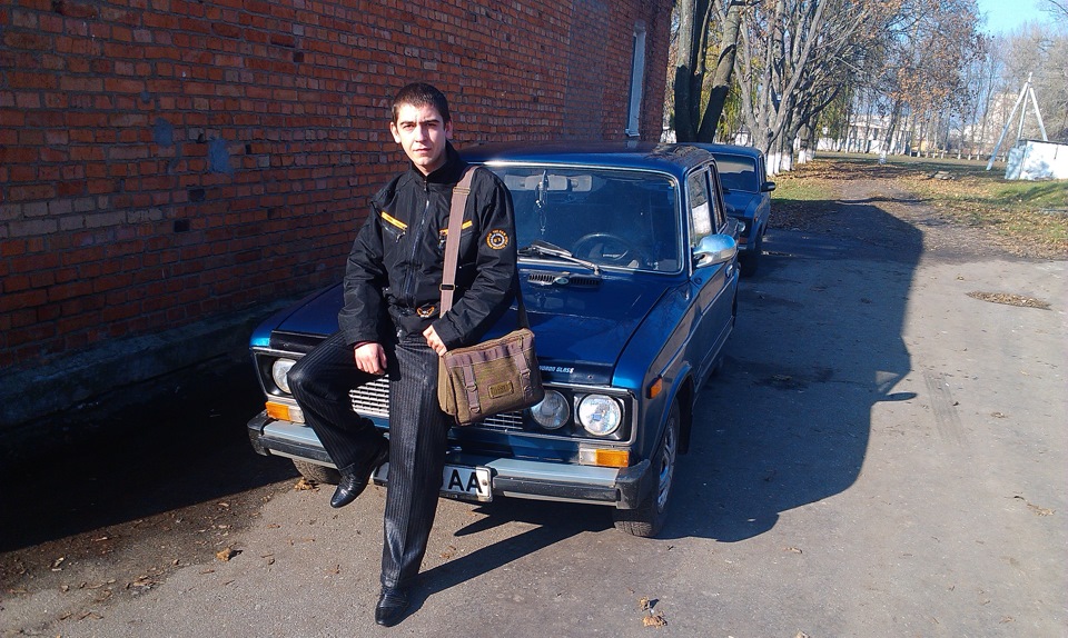 Поставив біля коледжу сфотографувалися всі :D (Пару фоток) 2