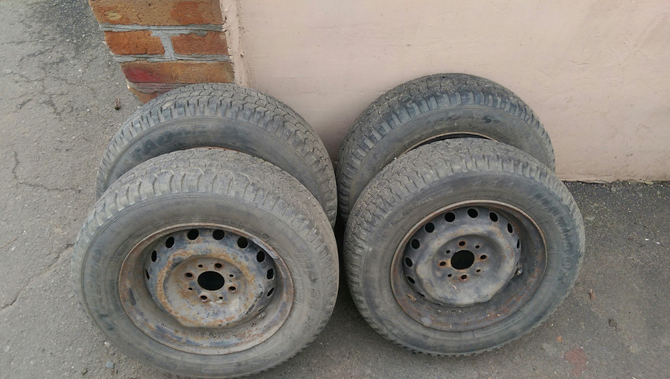 Продам зимову гуму Matador r13 4