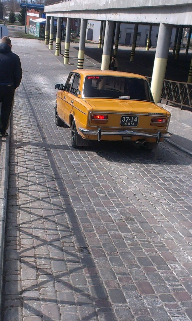 Фотозустріч-2 ладу 2103 і ладу 2114 взуті в диски ZW або неприємність( 1