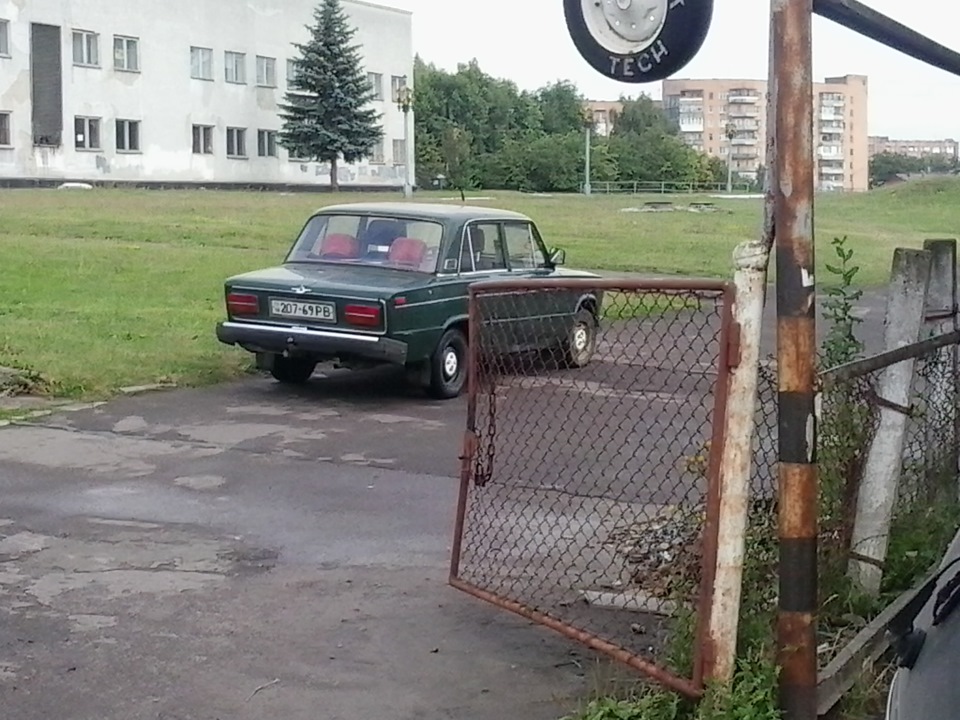 Приходжу з ранку, машину зі стоянки забирати. 4