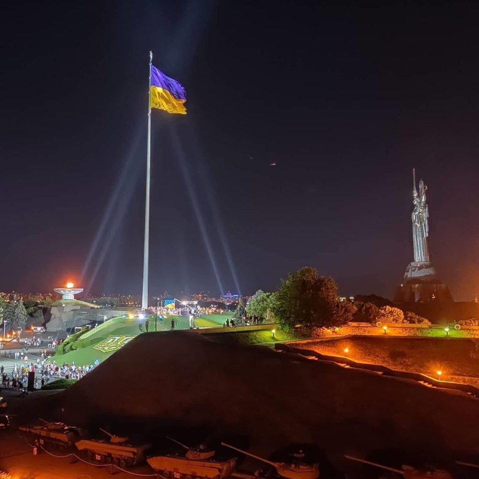 Ще один подарунок тільки вже від автоклубів)) 4