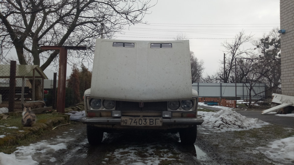 Пара наклейок вигляд не зіпсують. 4300 передплатників і нас знову замітає)) 1