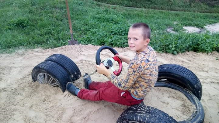 Вкрали кермо і невеликий підгончик запчастин)) 2