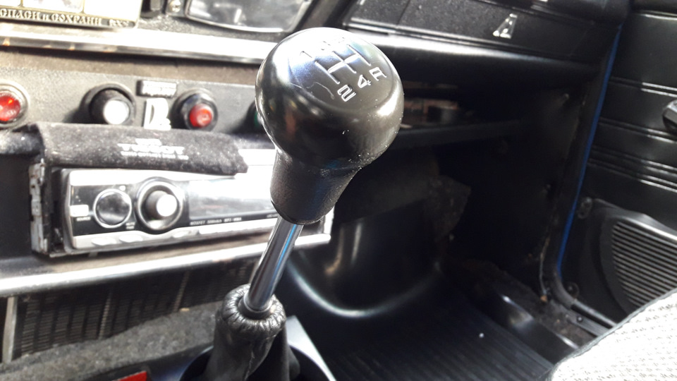 Ручка КПП с Mazda 121 1