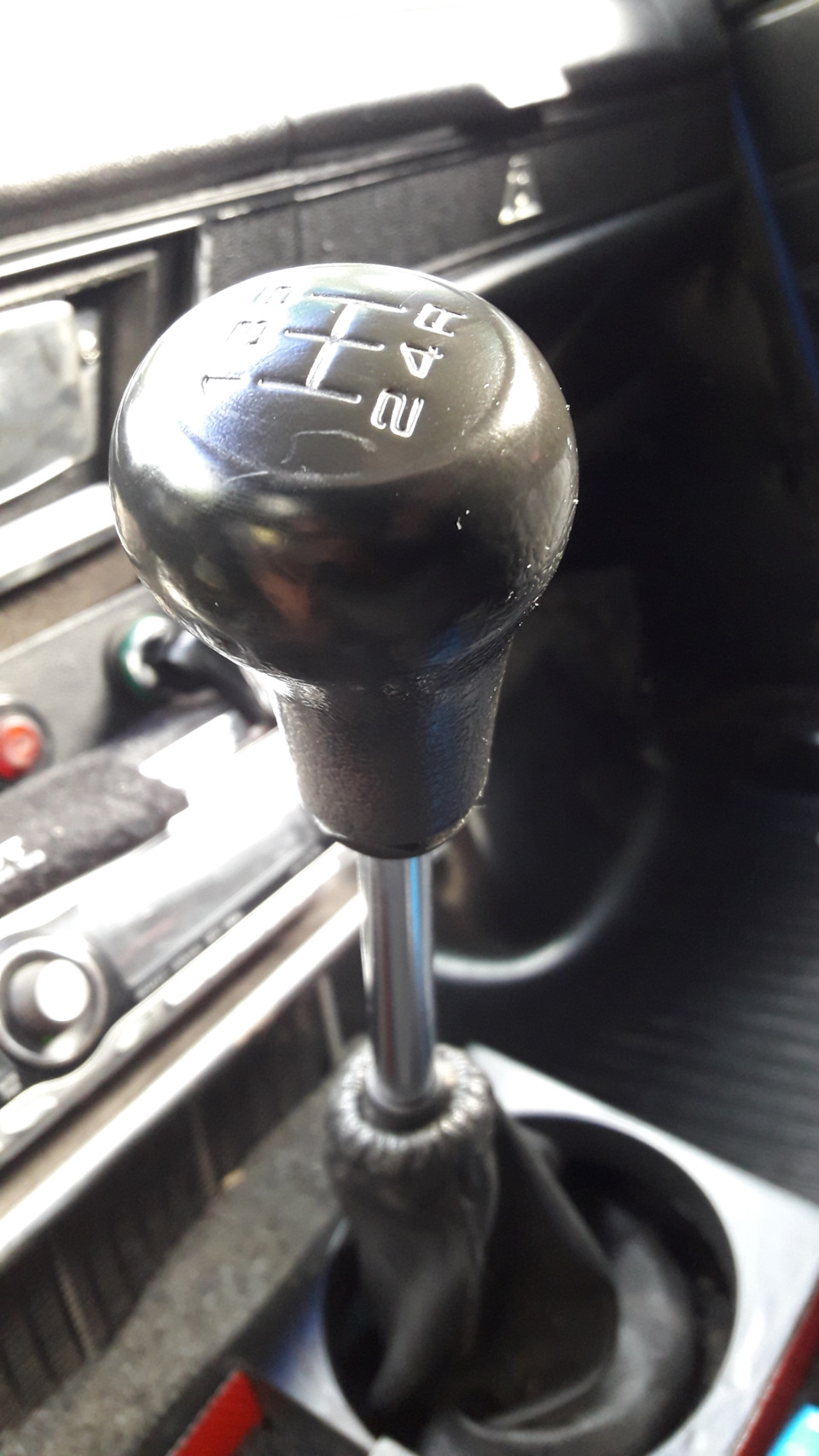 Ручка КПП с Mazda 121 2