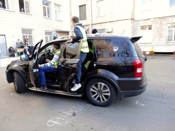 У коледжі виступали за фахом, четверо оцінили)) 2