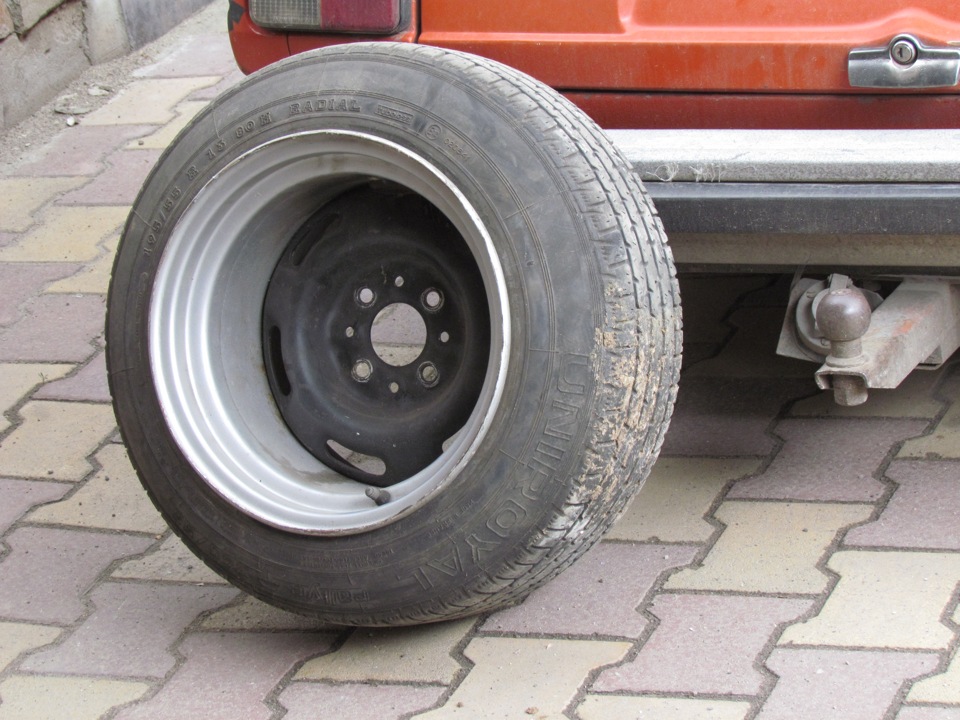 10 J R13 UNIROYAL 195/55 3