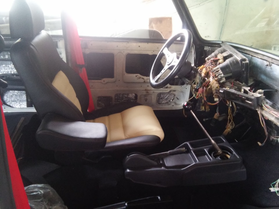 Червоні ремені безпеки від Citroen C2 (Установка) 4