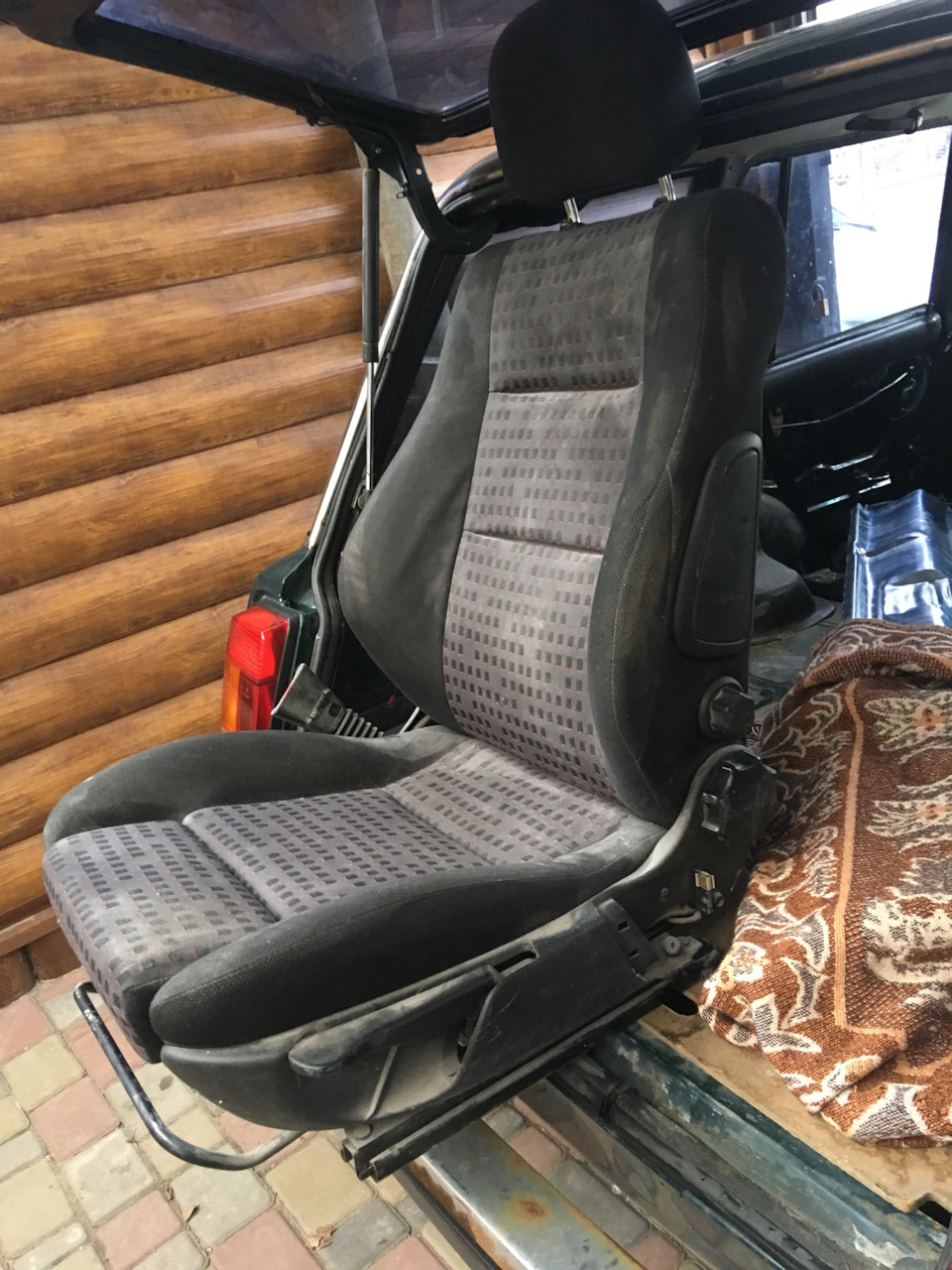 Передні сидіння Recaro від Opel Astra 2