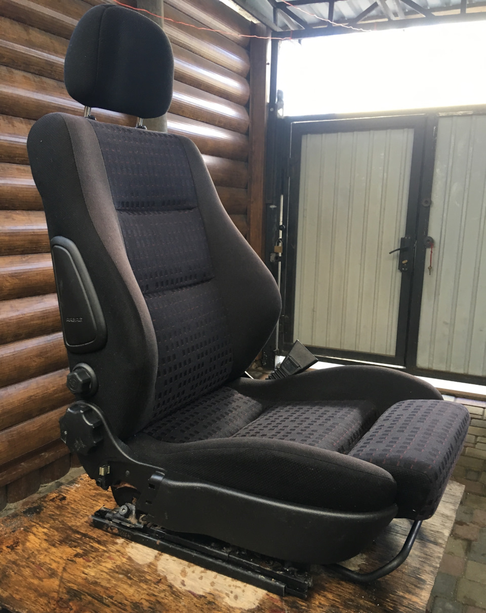 Передні сидіння Recaro від Opel Astra 4
