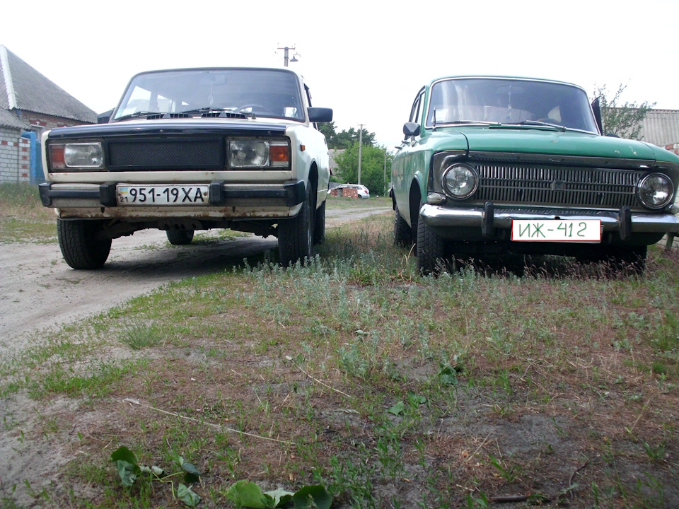 ВАЗ та ІЖ 1