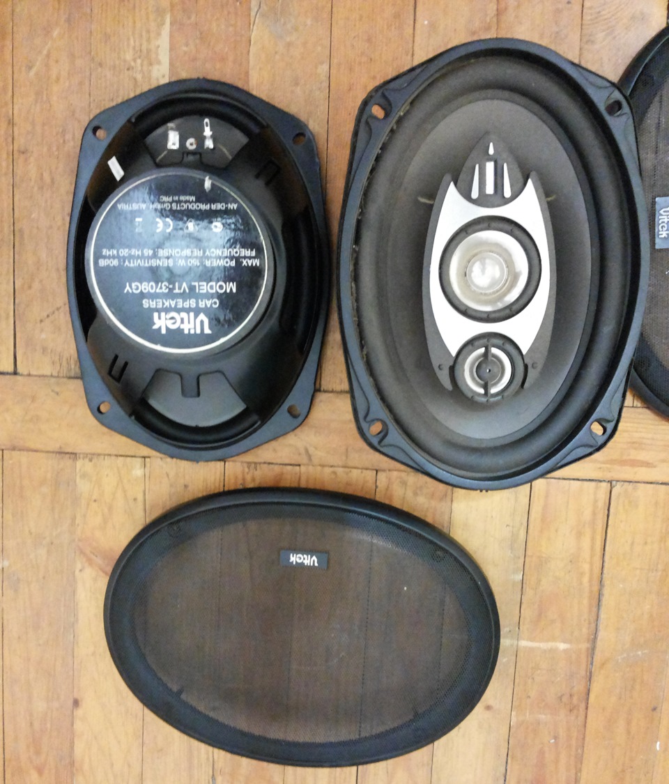 Покупка JBL CS 69 та встановлення овалів у задню полицю 2