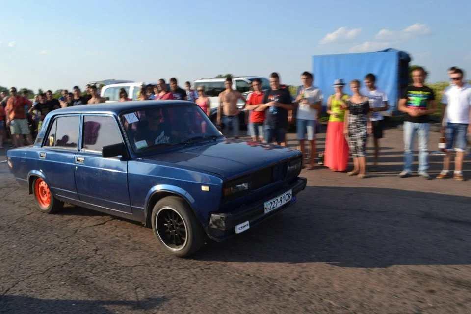 Сумно)