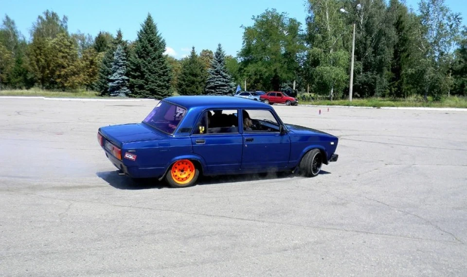 Слалом)