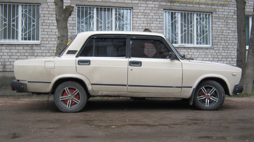 трохи брудна, але зійде 5