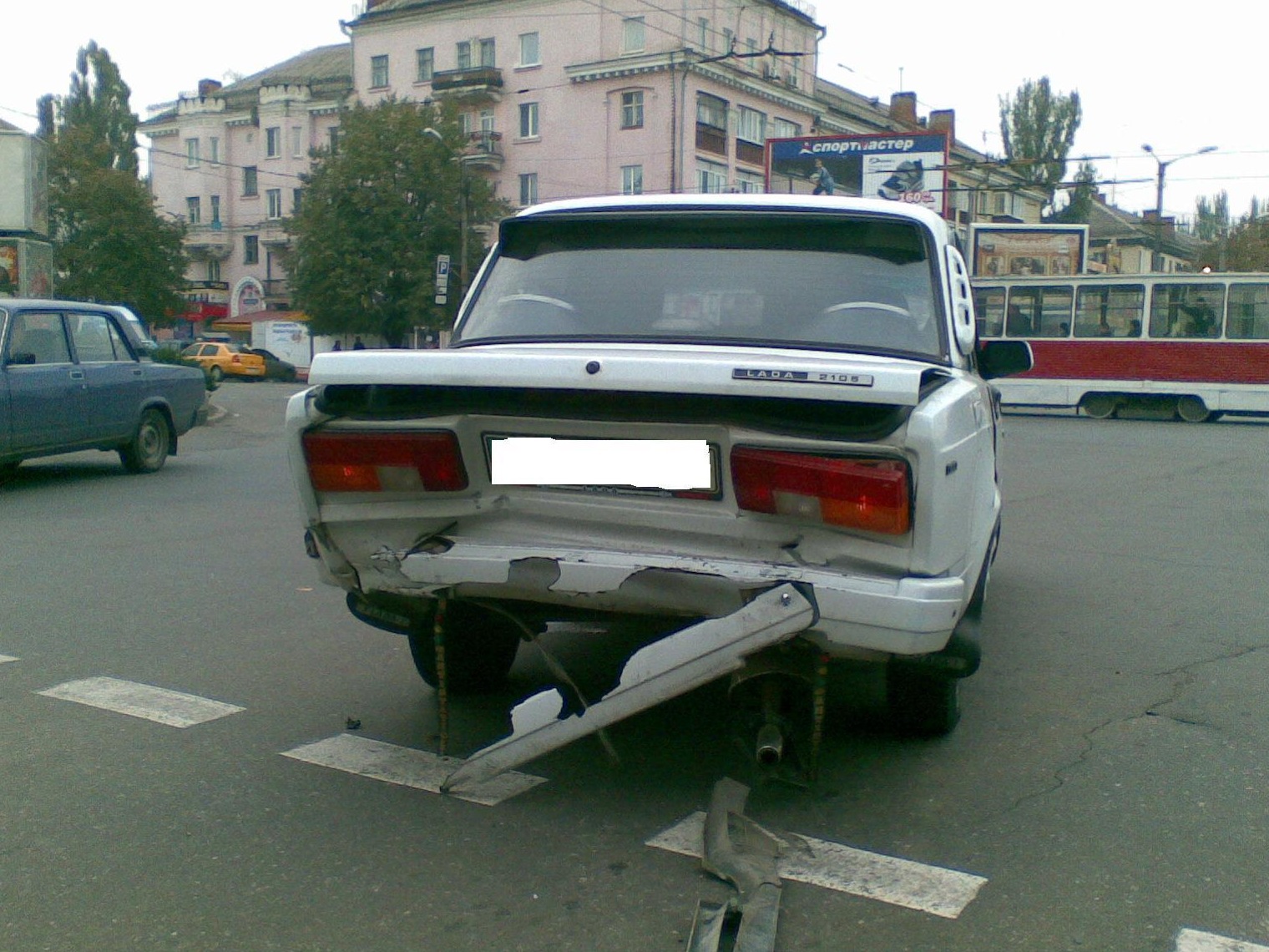 Потрапив в аварію 1