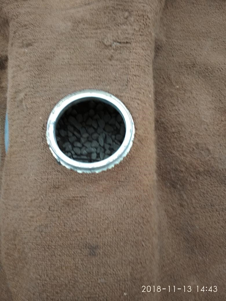 Коричневий килим 5