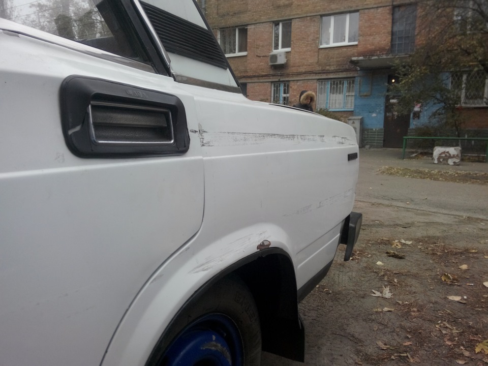 Влетів на повороті у відбійник 5