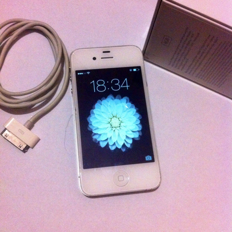 Продам iphone 4 16гіг, неверлок 2
