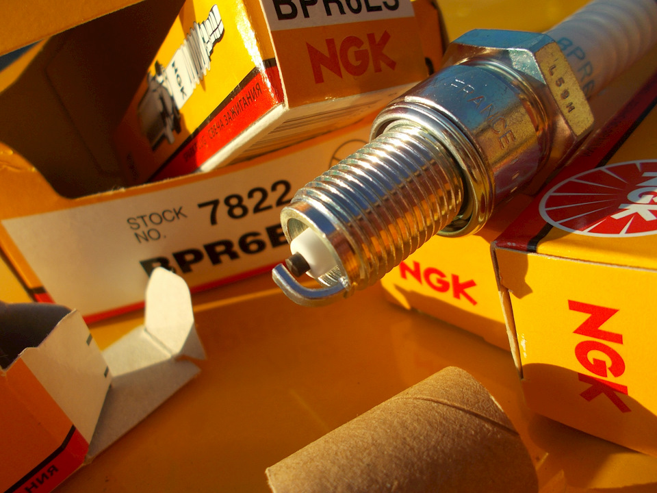 Свічки NGK BPR6ES 2
