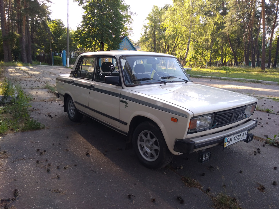 Дилерські наклейки Schwarz silber Raster (Смужка чорна срібляста сітка) 3M на Lada 2105 Nova Junior L. 5