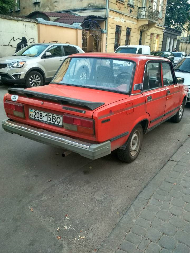 Дилерські наклейки (Streifenset — набори смуг) від Deutsche Lada Automobil GmbH ROT/SILBER (червоний/сріблястий) 3M на Lada 2107 Toscana 5