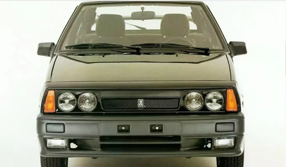 Протитуманки дилерські ZKW для Lada Carlota бельгійської версії Lada Samara.