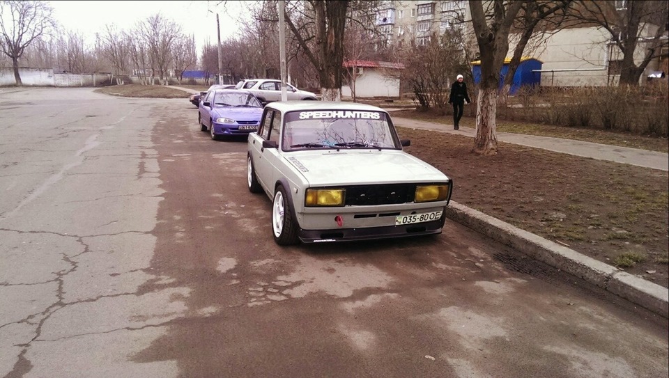 Виїхав з гаража 1