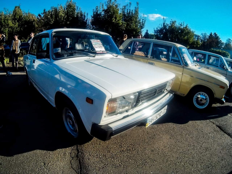 Осінній Old Car Land 5
