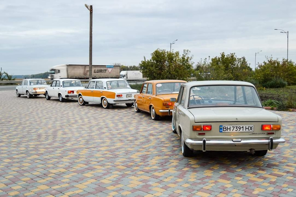 Осінній Old Car Land 2