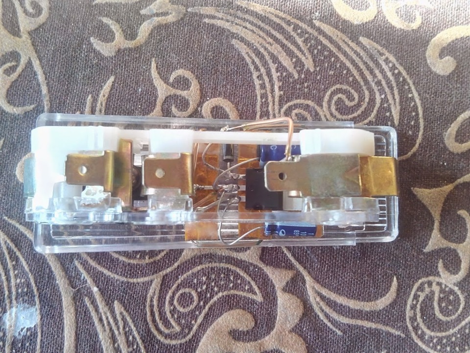 Плафони у стійках 2