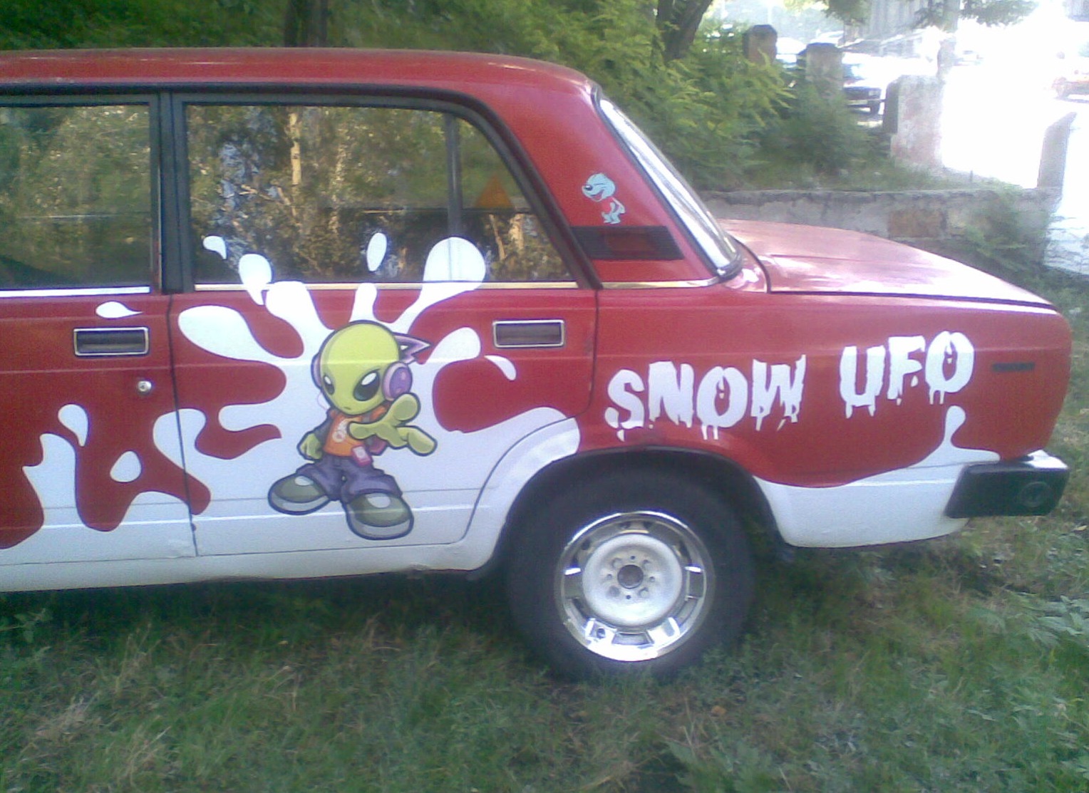 Приклеїв нову наклейку SNOW UFO 3