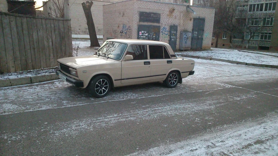 НАХ мухобойку)))) (нехай живуть комахи)